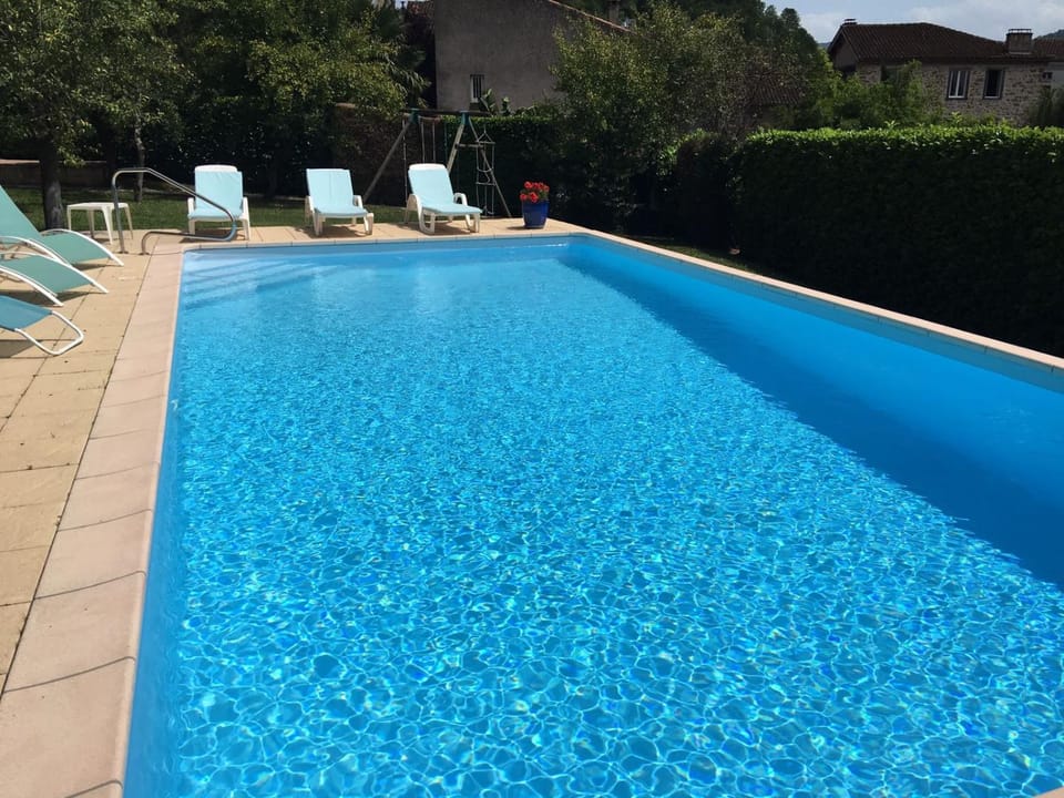 Swimming pool, sunbed