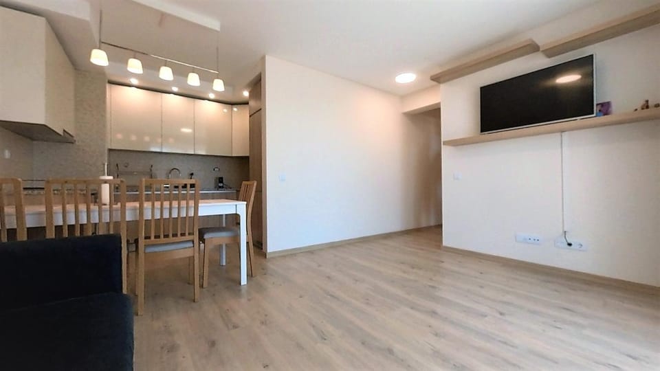 TV and multimedia, Kitchen or kitchenette, Living room, Dining area