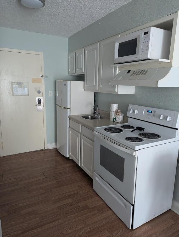 Renovated and Modern! Beautifully Updated Queen Suite! Sea Mist Resort 50410 Perfect for 2-4 guests! House in Myrtle Beach