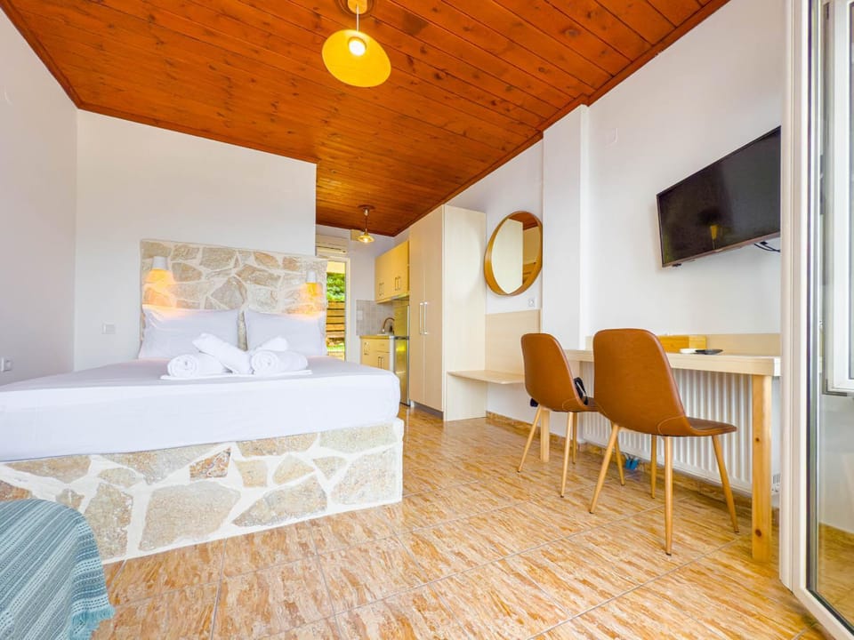 The Life Suites Bed and Breakfast in Euboea