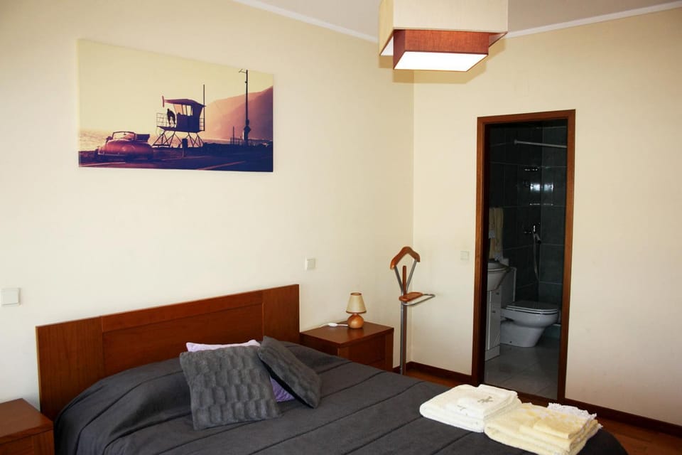 Bed, Bathroom, Photo of the whole room, Bedroom