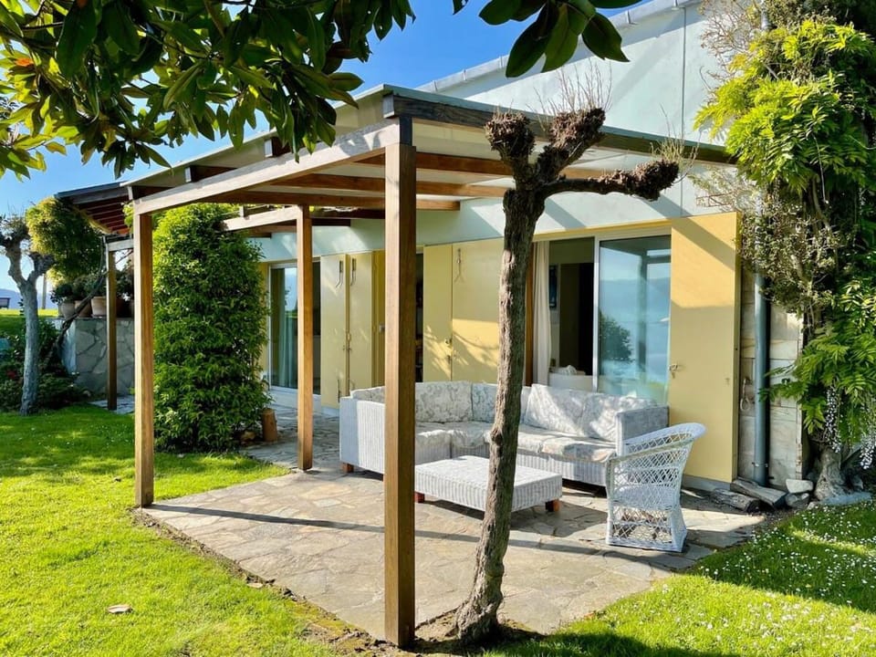 The Cliffs - Bungaleiro de Area House in A Mariña Occidental