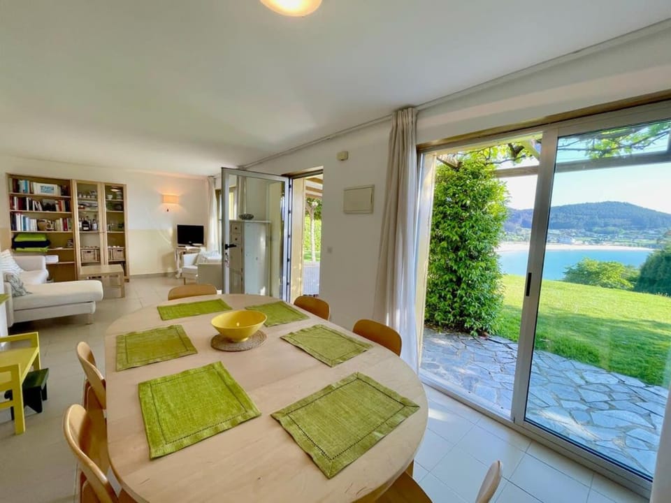 The Cliffs - Bungaleiro de Area House in A Mariña Occidental