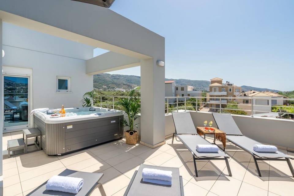 Villa Isabella Luxury Living rooftop Jacuzzi Villa in Crete