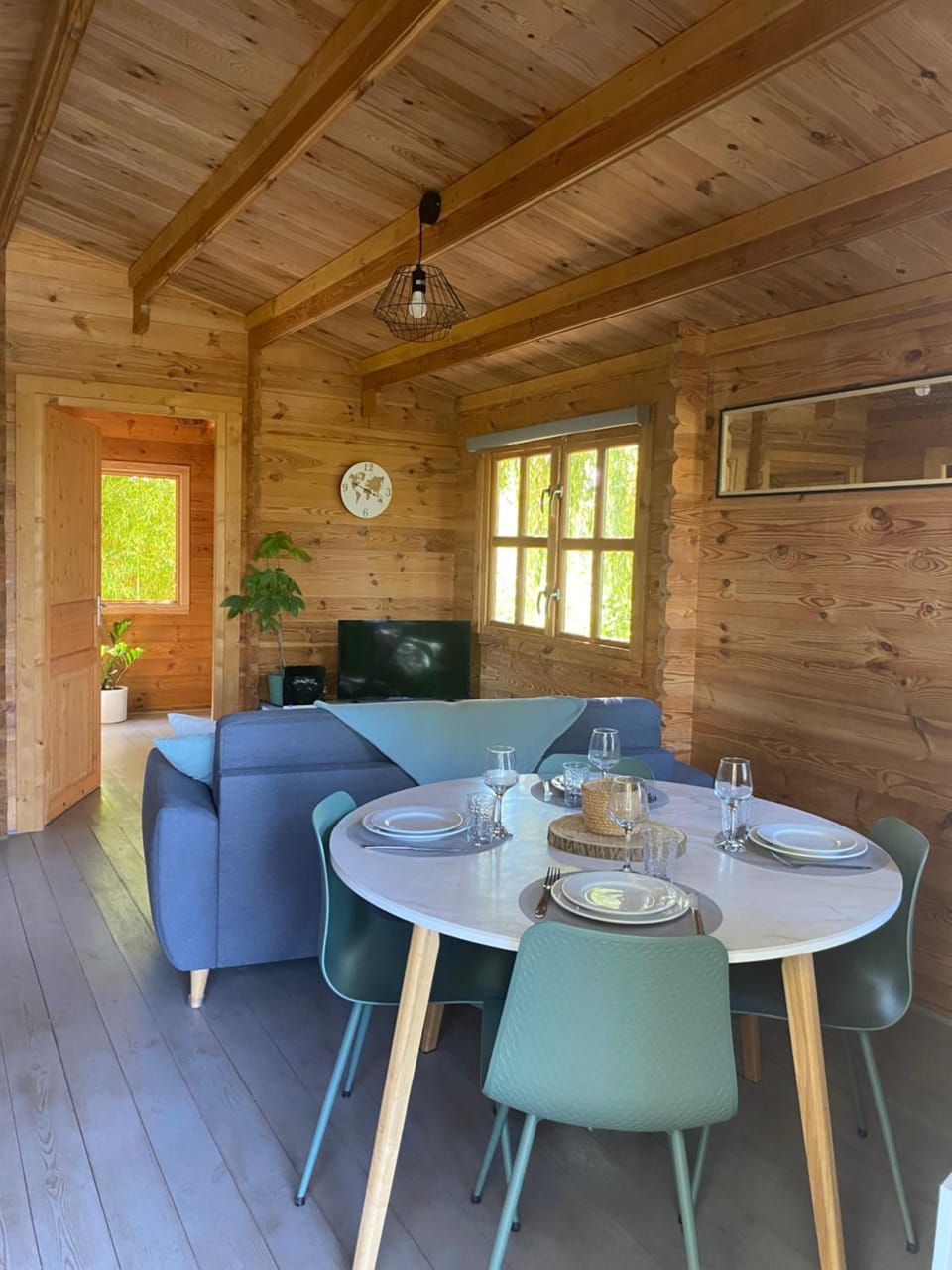 DOMAINE DES GALLINACES CHALET SUSSEX 2-4p Chalet in Bourgogne-Franche-Comté
