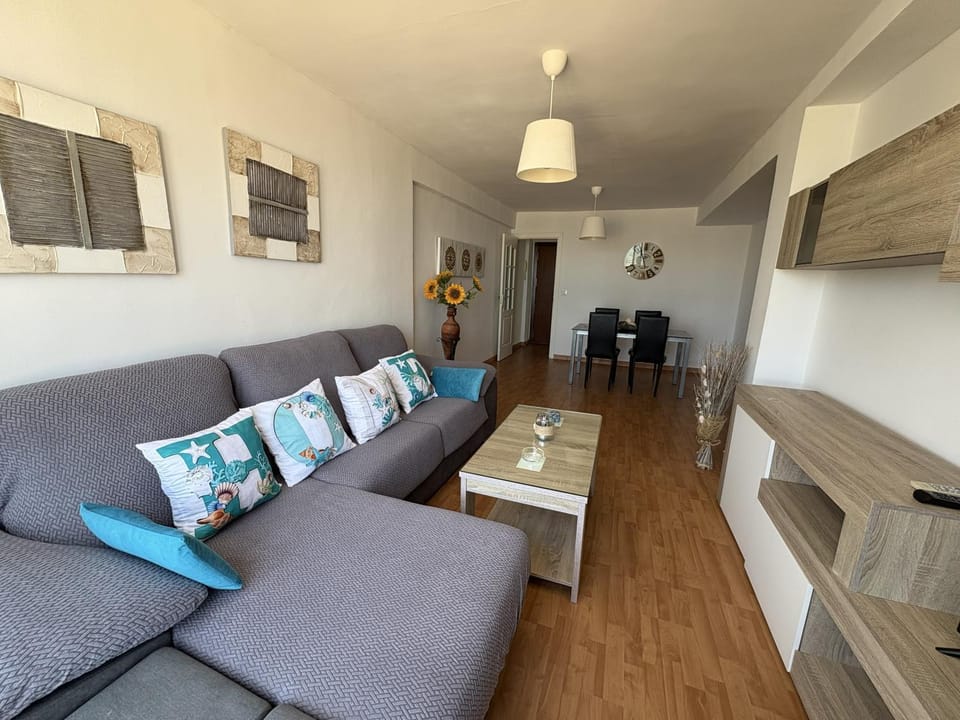 TV and multimedia, Living room, Dining area