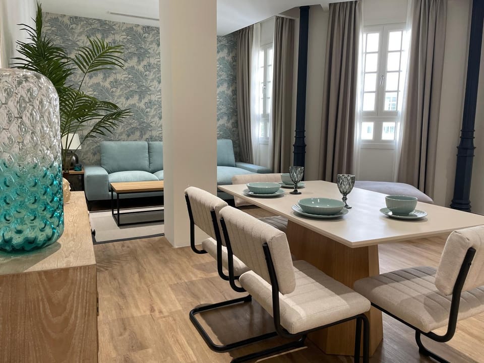 Living room, Seating area, Dining area