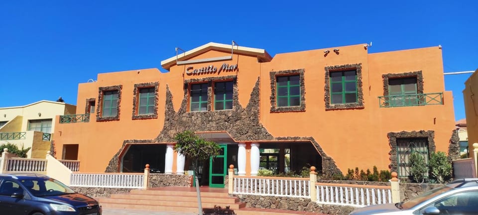 Property building, Facade/entrance, Location, Parking