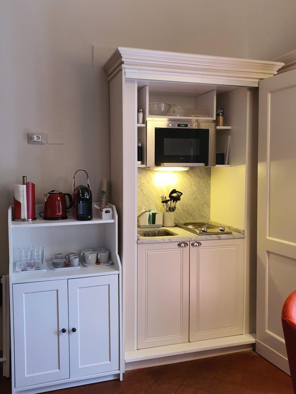 Kitchen or kitchenette