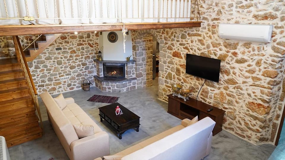 TV and multimedia, Living room, Seating area, flat iron