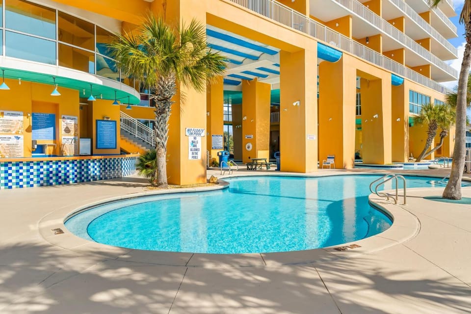 Property building, Day, Natural landscape, Balcony/Terrace, Pool view, Swimming pool, Drinks, sunbed