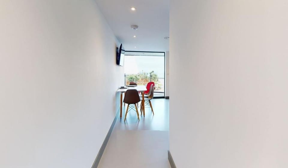 2 The View apartments Ilfracombe - Seafront, Parking, Lift, EV Apartment in Ilfracombe