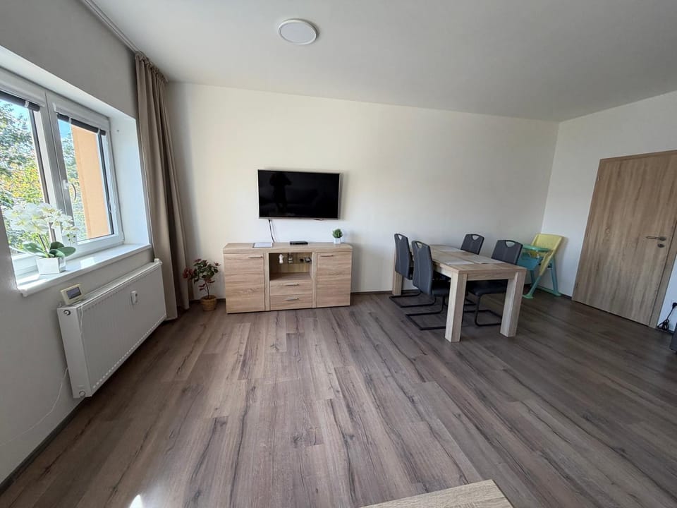 Communal lounge/ TV room, Dining area