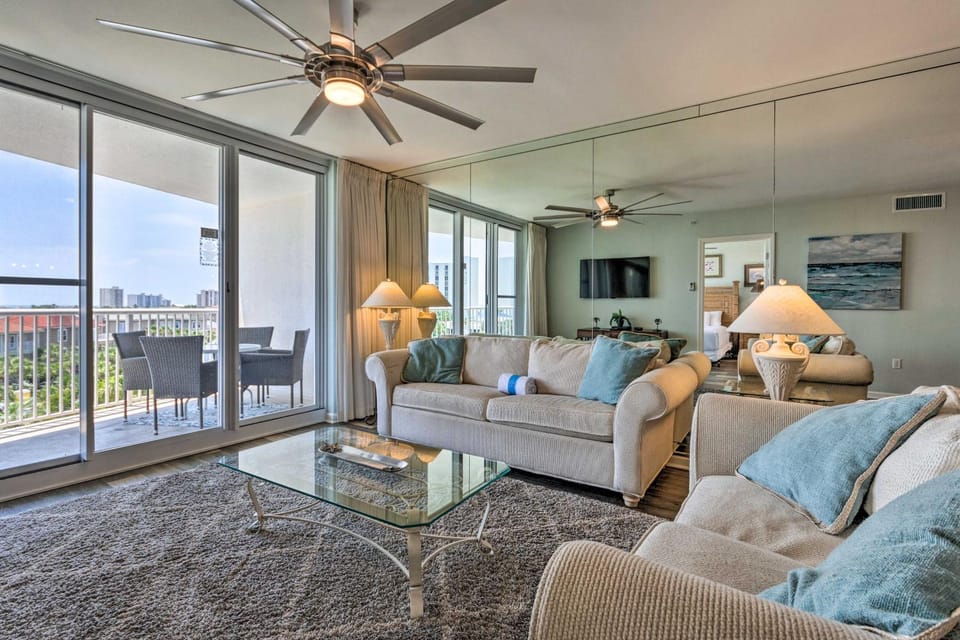 High-Rise Destin Condo w/ Balcony + Pool View House in Destin