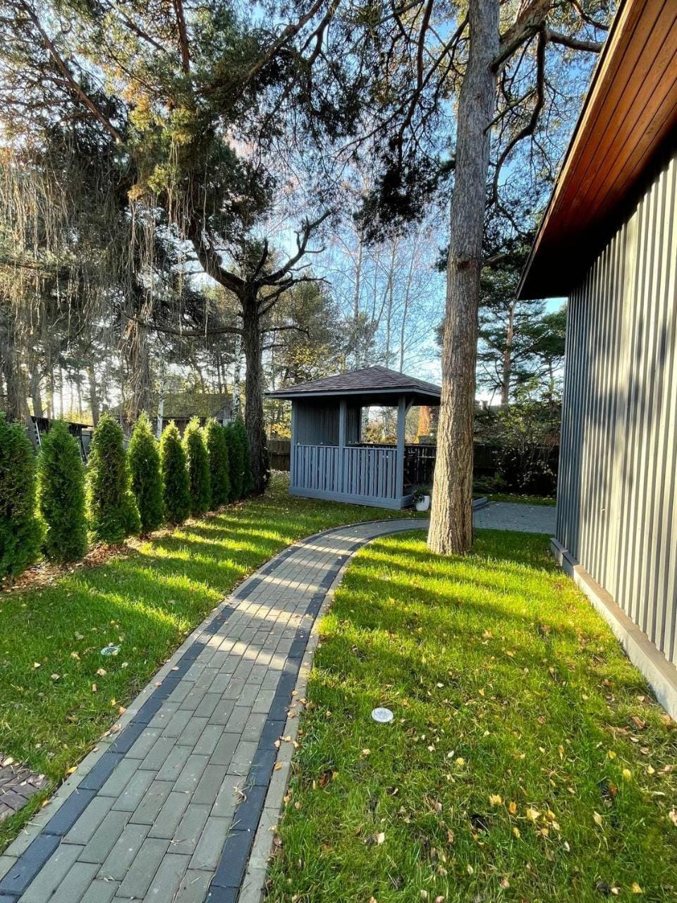 Day, Garden