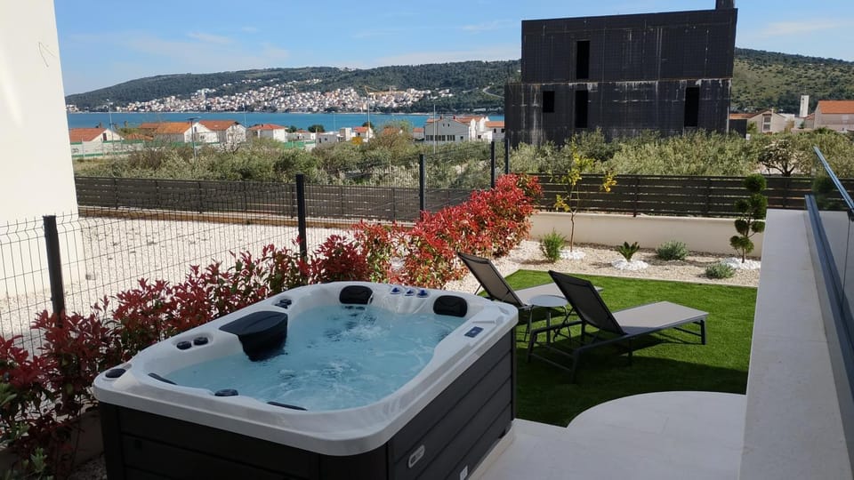 Hot Tub, Hot Tub, Open Air Bath