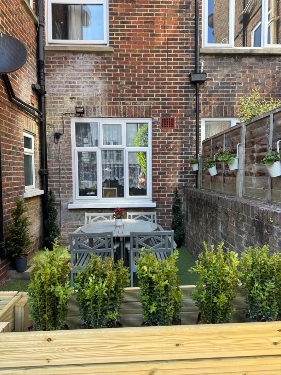 2 Bedroom Apartment Ground Floor Eastbourne Town Centre Apartment in Eastbourne