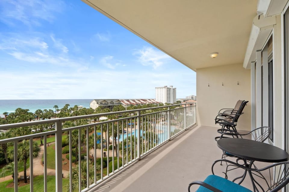 Day, Natural landscape, View (from property/room), Balcony/Terrace, Seating area, Pool view, Sea view