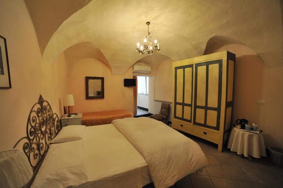 Erasmo Rooms & Breakfast Bed and Breakfast in Finale Ligure