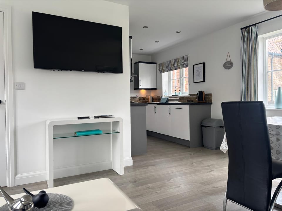 TV and multimedia, Kitchen or kitchenette, oven