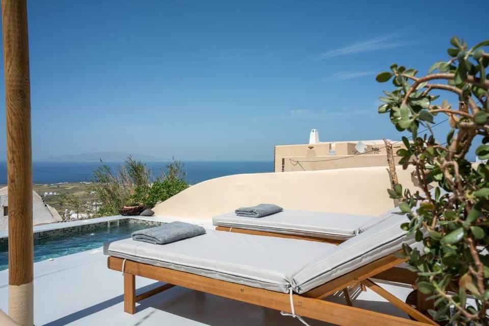 Casa Terra Vedema Oia - Privacy - Plunge Pool & Panoramic Sunset Terrace Villa in Santorini