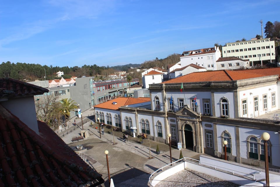 Hot Water Guest House Bed and Breakfast in Aveiro District, Portugal