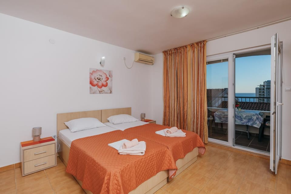 Bed, View (from property/room), Bedroom