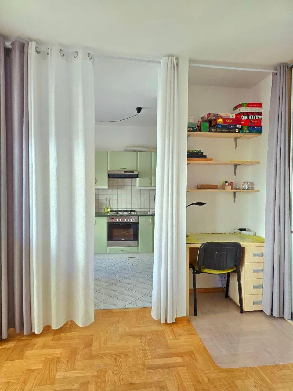Kitchen or kitchenette, Living room