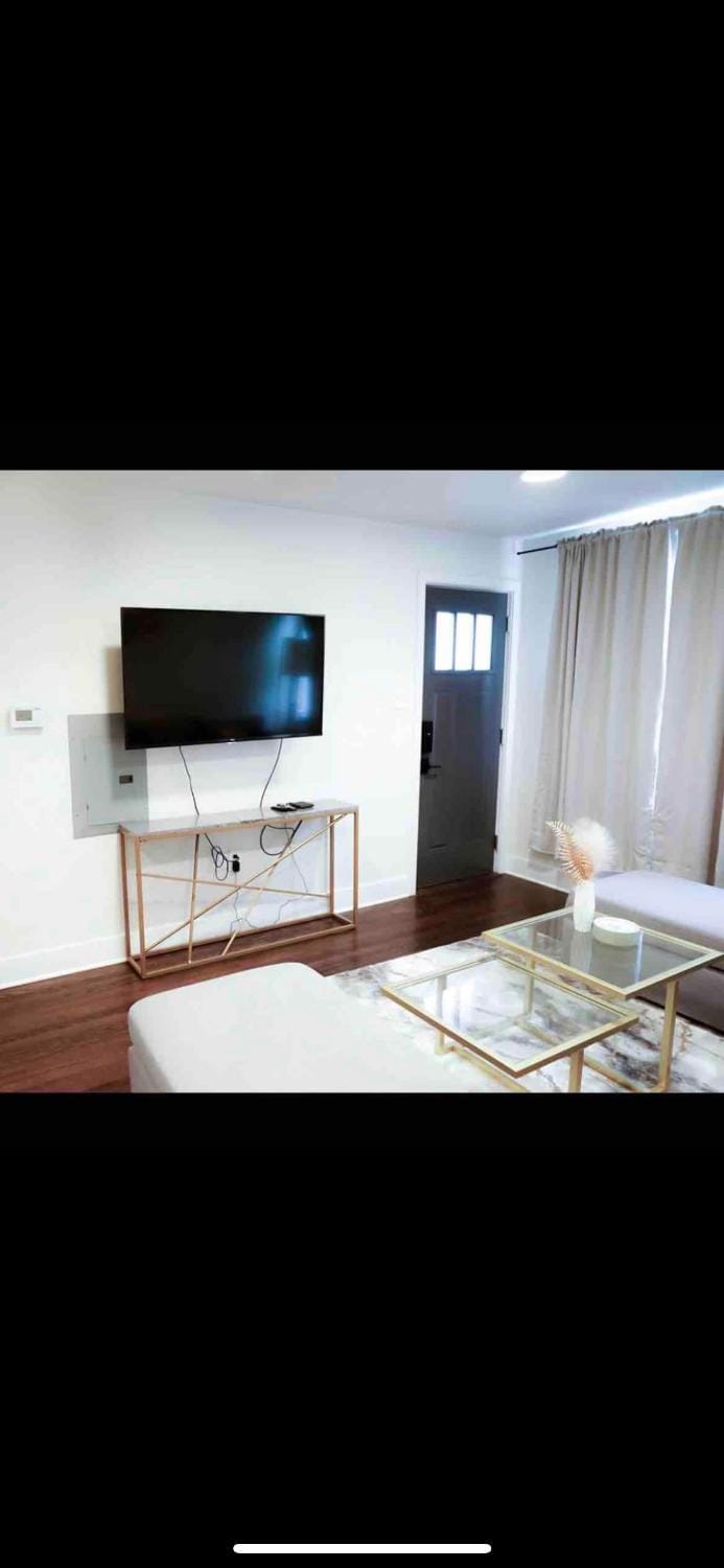 Communal lounge/ TV room
