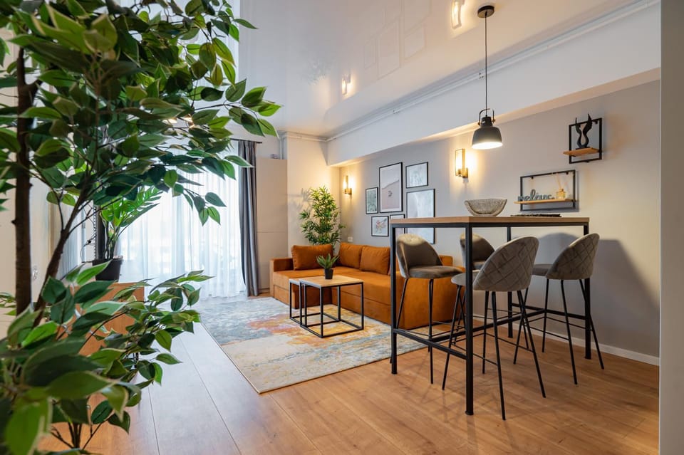 Seating area, Dining area