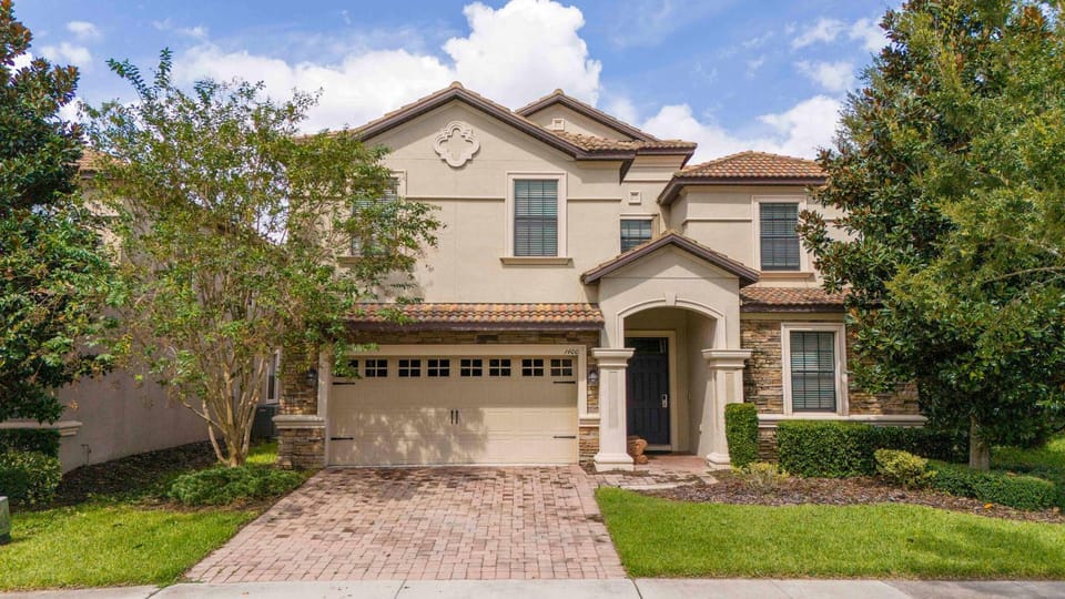 1400 Stunning 8bed with amazing game room House in Four Corners