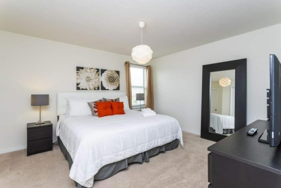 4572 Perfect home for your family close to all parks House in Kissimmee