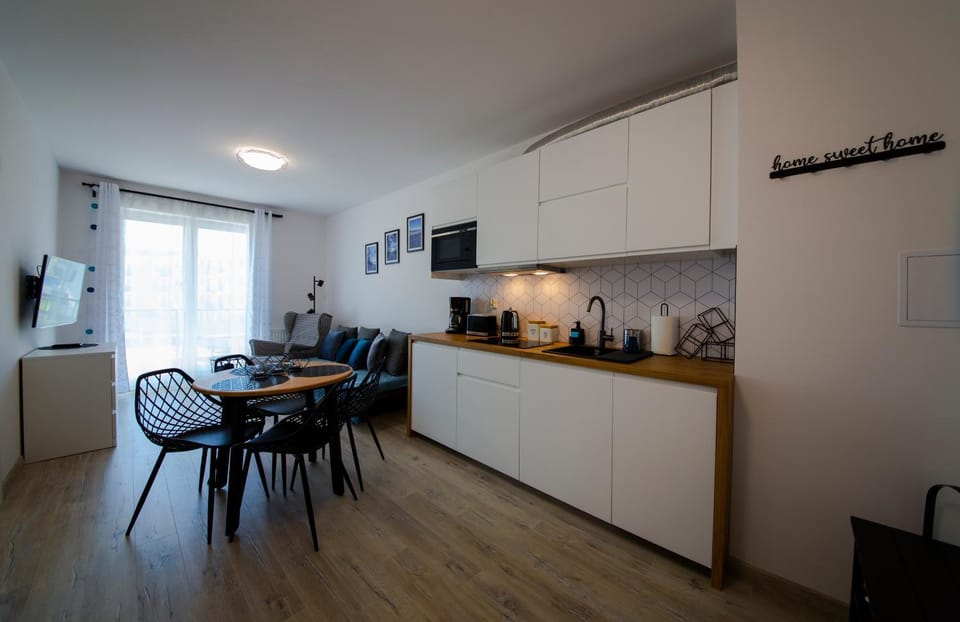 Kitchen or kitchenette, Living room, Dining area, stove