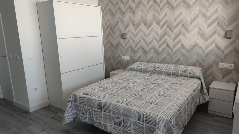 Bed, Photo of the whole room, Bedroom, wardrobe