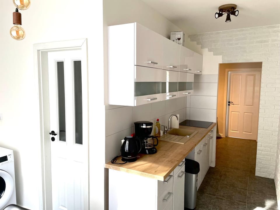 Coffee/tea facilities, Kitchen or kitchenette, washing machine