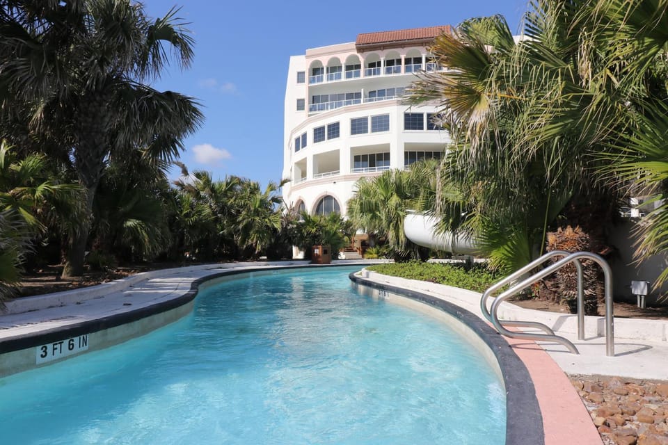 Beachfront Laid Back and Luxurious Diamond Beach Condo - Amazing Pools Amenities Apartment in Diamond Beach