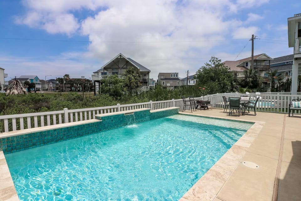 Casa Del SolGreat views and a Pool in Isla Del Sol House in Galveston Island