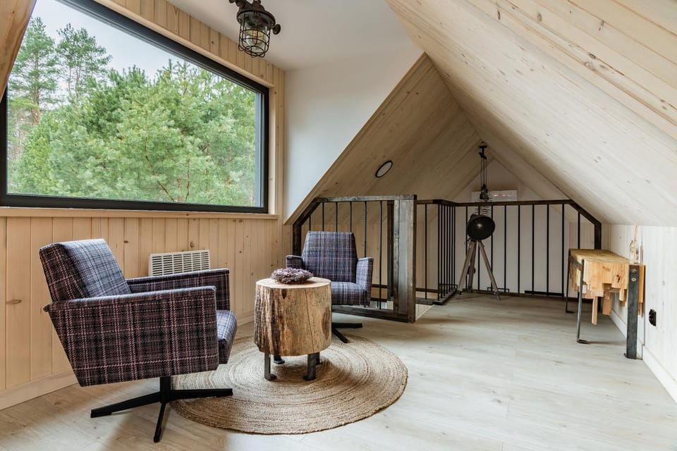 Living room, Seating area