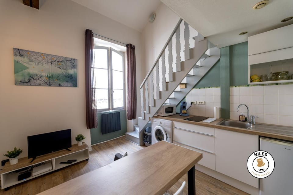 Communal lounge/ TV room, TV and multimedia, Kitchen or kitchenette, Dining area