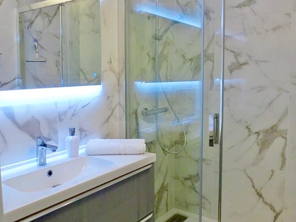 Shower, Bathroom