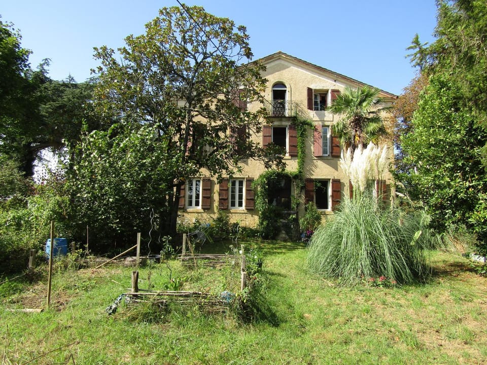 La Demeure des Fleurs Bed and Breakfast in Occitanie
