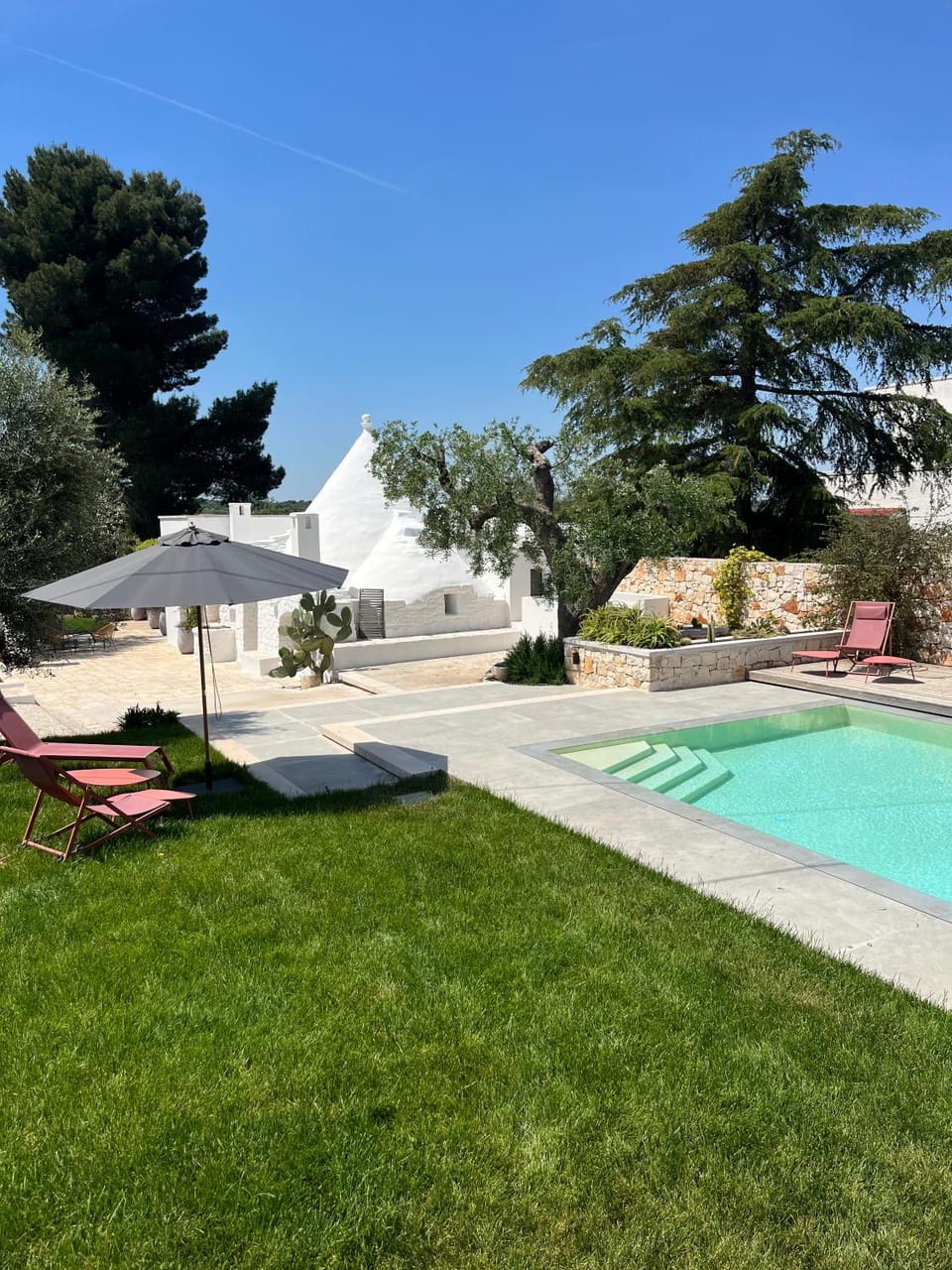 Property building, Natural landscape, Garden, Hot Tub, Massage, Sauna, Solarium, Spa and wellness centre/facilities, Swimming pool, Seasons, flat iron, internet, microwave, sunbed, air conditioner