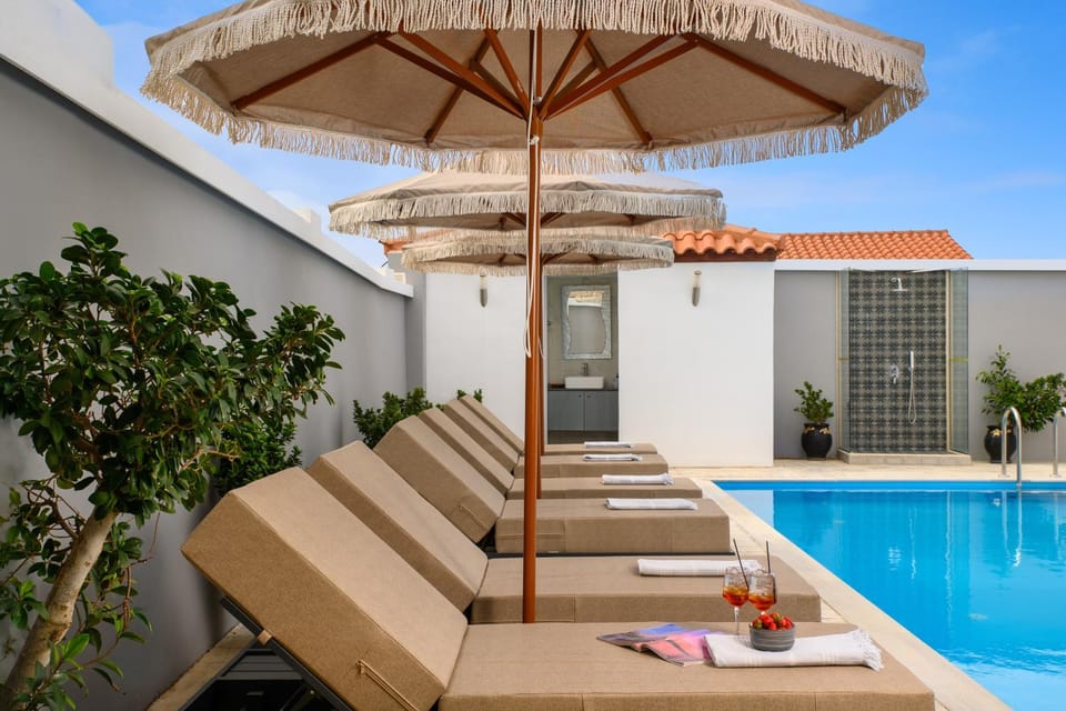 Property building, Pool view, Swimming pool, sunbed