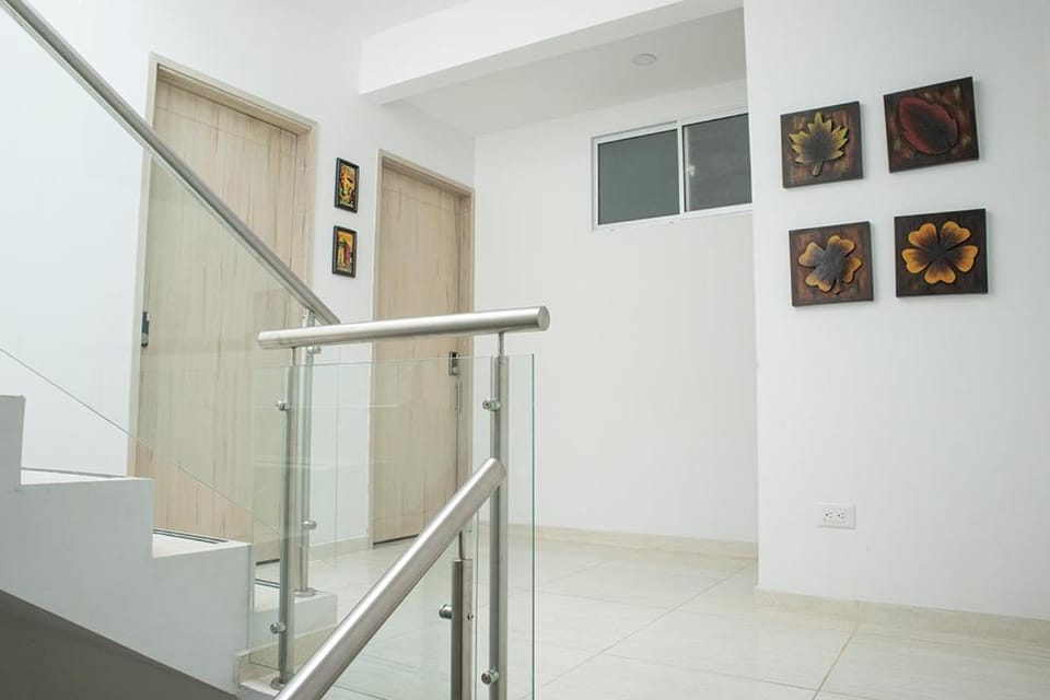 Lobby or reception, Internal: Not applicable to any particular room