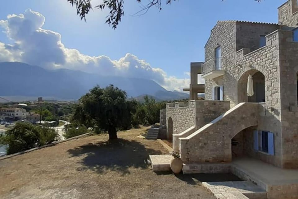 Sunny Kotronas Apartment in Peloponnese Region