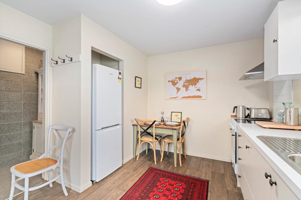 Mountain View Bliss - Albert Town Holiday Unit House in Wanaka