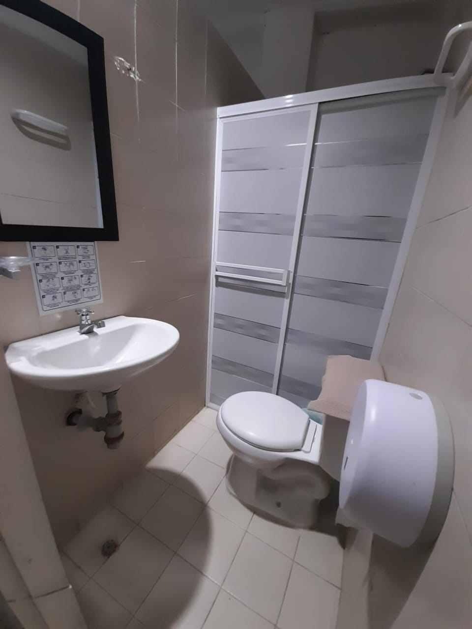 Rivera Hostel Bed and Breakfast in Gaira