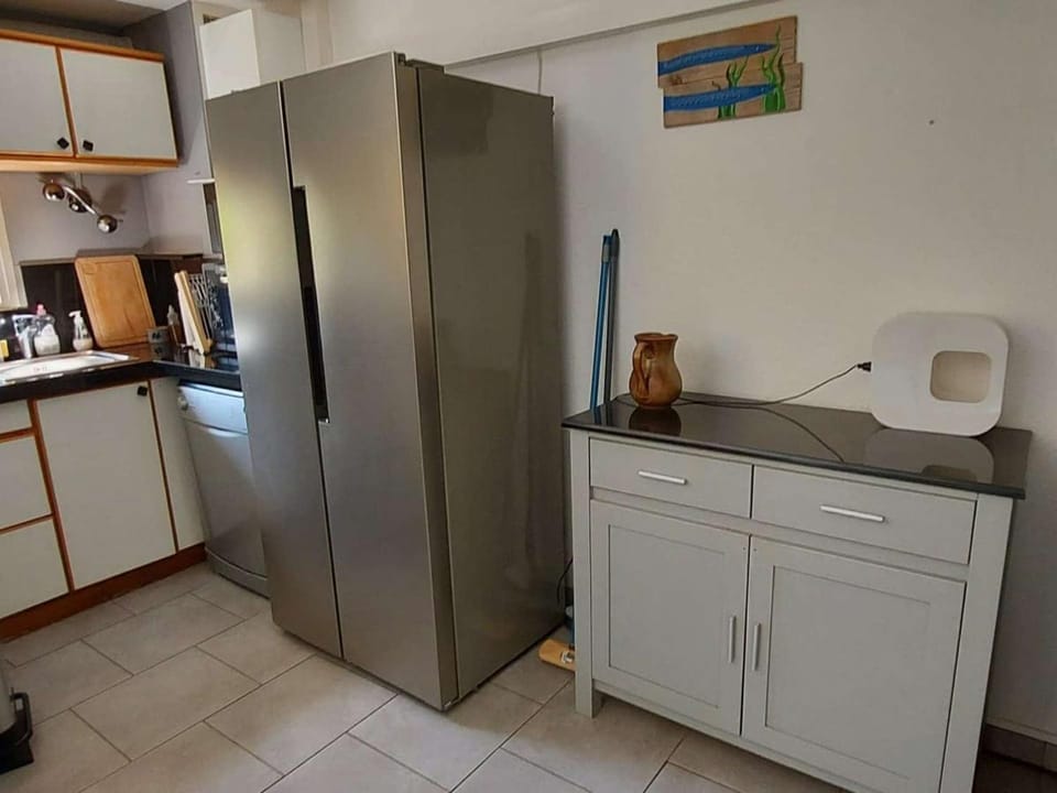 Appartement climatisé 3 pièces, 6 pers, terrasse, BBQ, parking privé, à 100 m de la plage - FR-1-423-253 Apartment in Agde