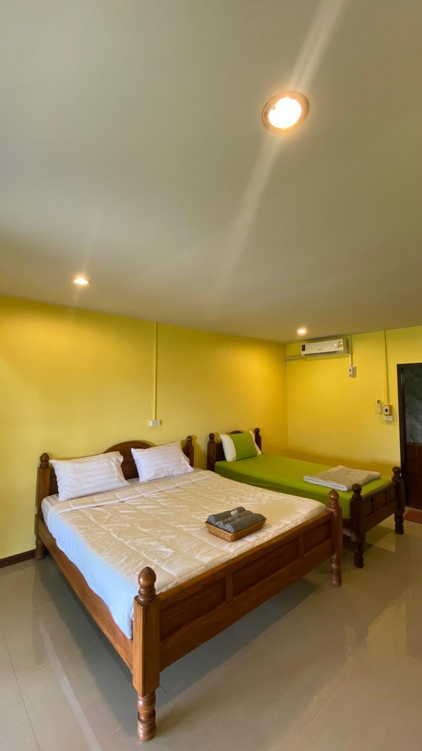 Bed, TV and multimedia, Photo of the whole room, Bedroom, air conditioner