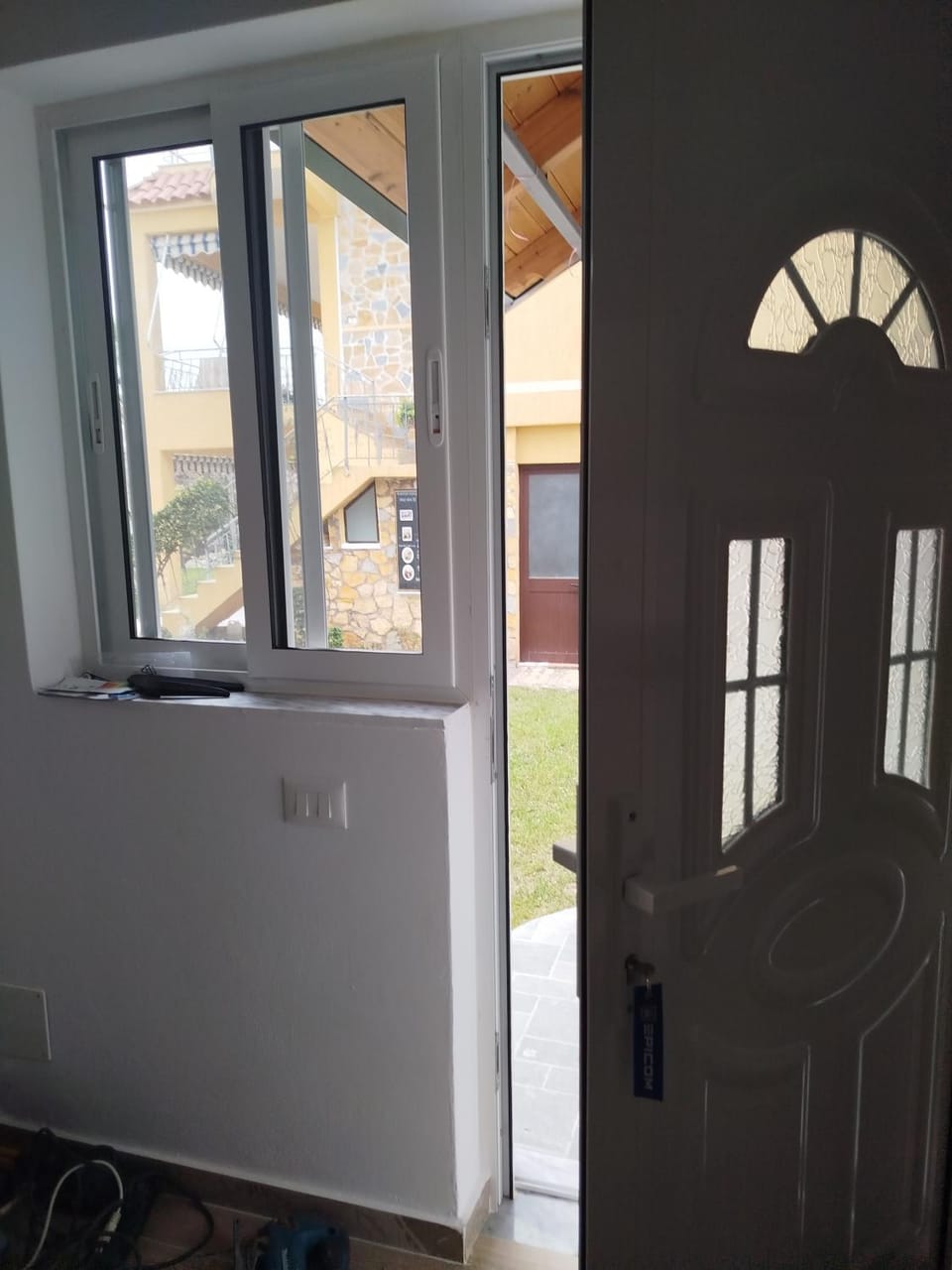 Facade/entrance